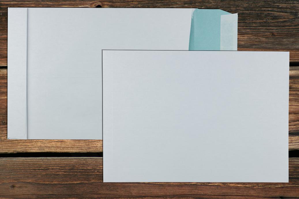 Faltentaschen C4 229x324 mm Haftklebend Weiß Fadenverstärkt 135 g/qm Falte 40 mm